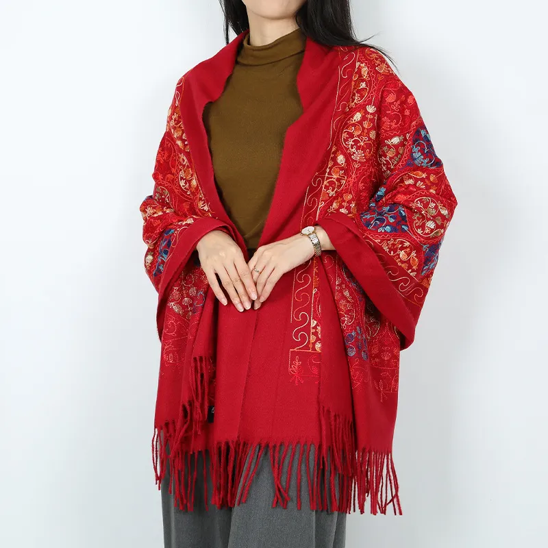 New Women'S Scarf Ethnic Style Flower Shawl Travel Wear Tassel Thickened Warm Outside Wholesale